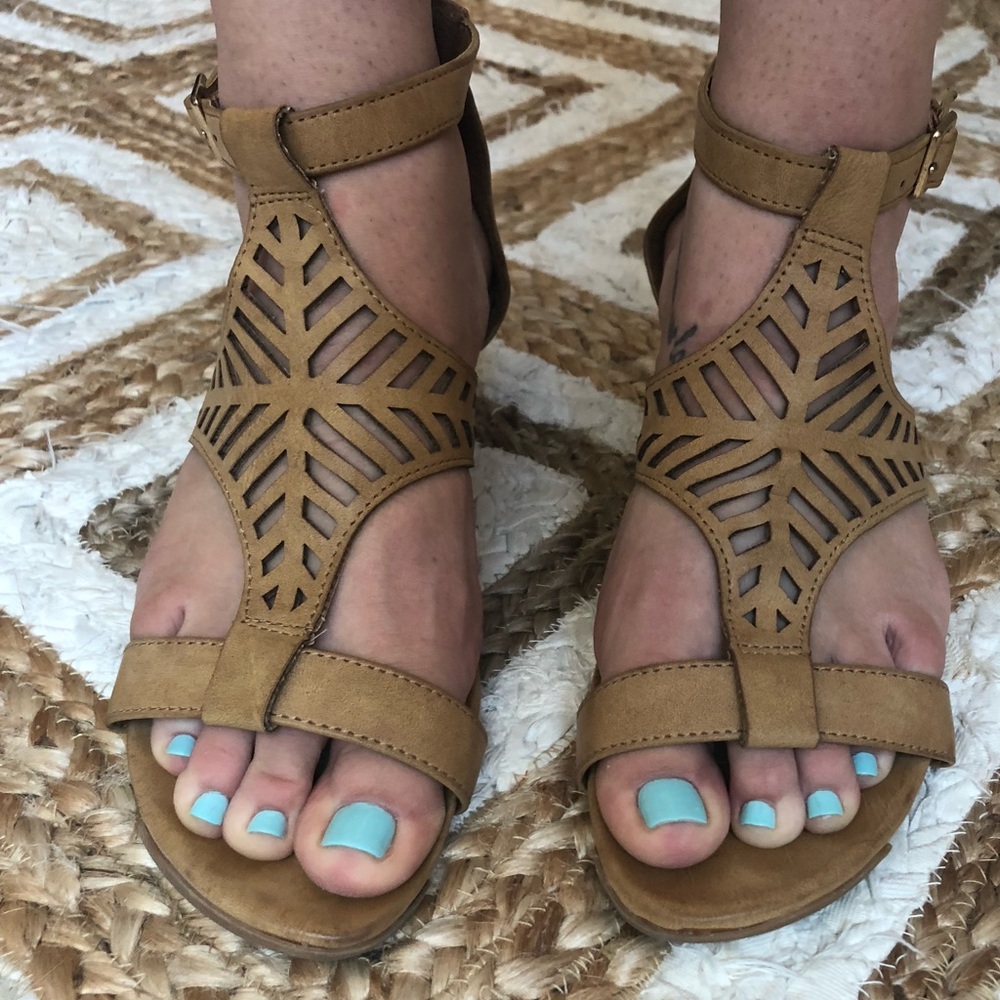 Kenneth Cole Reaction Wedge Sandals Size 8